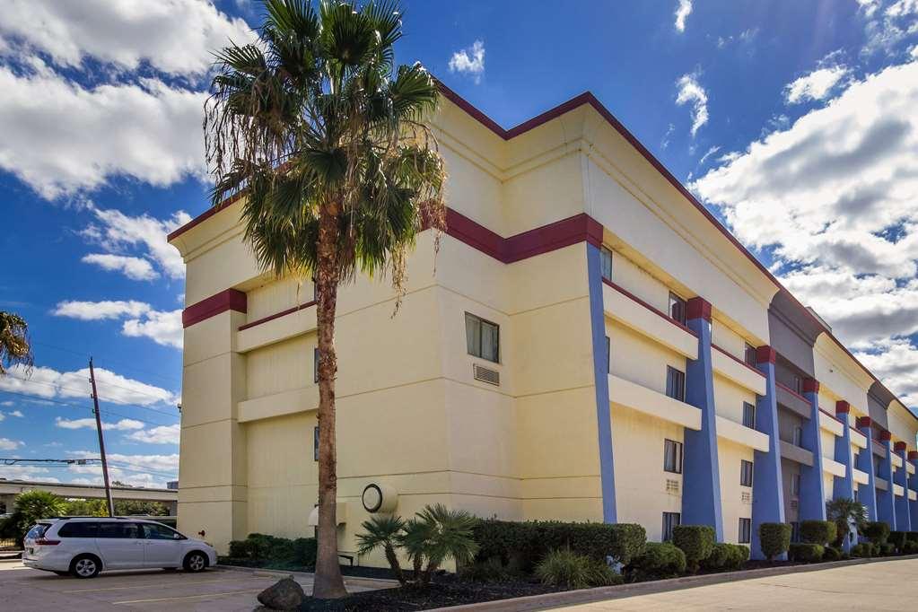 Rodeway Inn Houston North Greenspoint Exterior photo